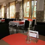 Platan Garden & - Volt Platan 2* זמראדי