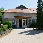 Platan Garden & - Volt Platan מלון דירות