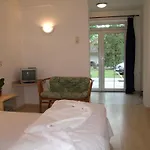 מלון דירות Platan Garden & - Volt Platan זמראדי