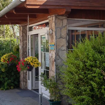 Platán Apartmanhotel