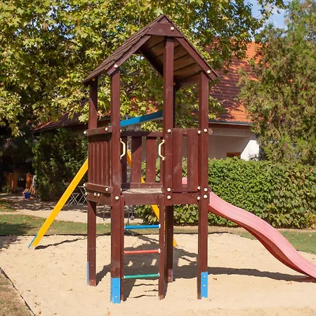 Aparthotel Platan Garden & - Volt Platan