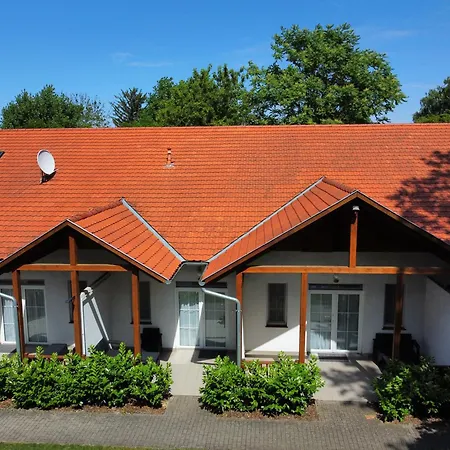 Platan Garden & - Volt Platan Zamárdi