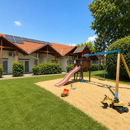 Platan Garden & - Volt Platan 2* Zamárdi