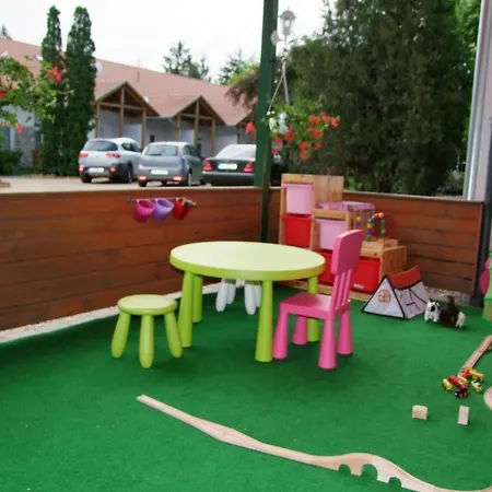 Apartmanhotel Platán