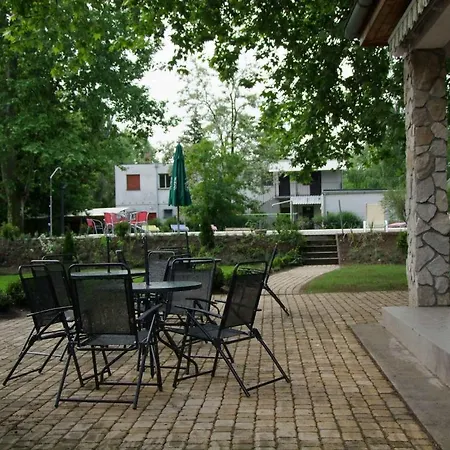 Platan Garden & - Volt Platan Zamárdi