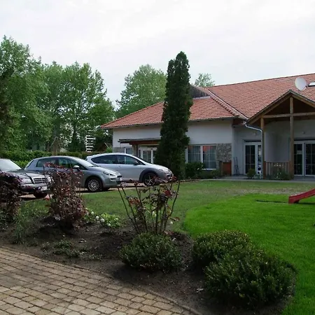 Apartmanhotel Platán 2*