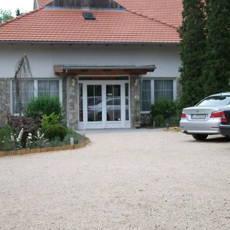 Platan Garden & - Volt Platan Aparthotel Zamárdi