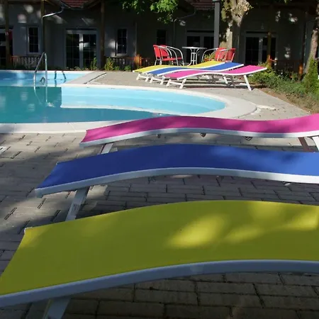 Aparthotel Platan Garden & - Volt Platan 2*