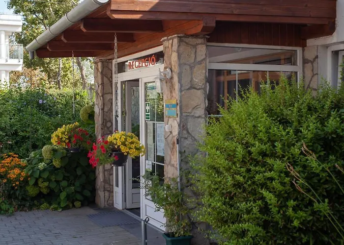 Platan Garden & - Volt Platan Aparthotel