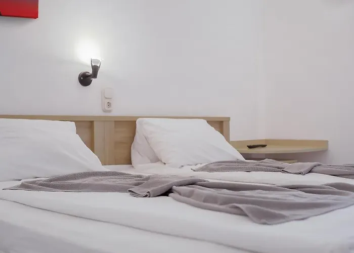 Platan Garden & - Volt Platan 2*