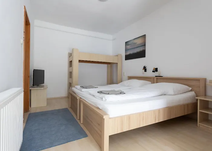 Ξενοδοχείο με διαμερίσματα Platan Garden & - Volt Platan 2*