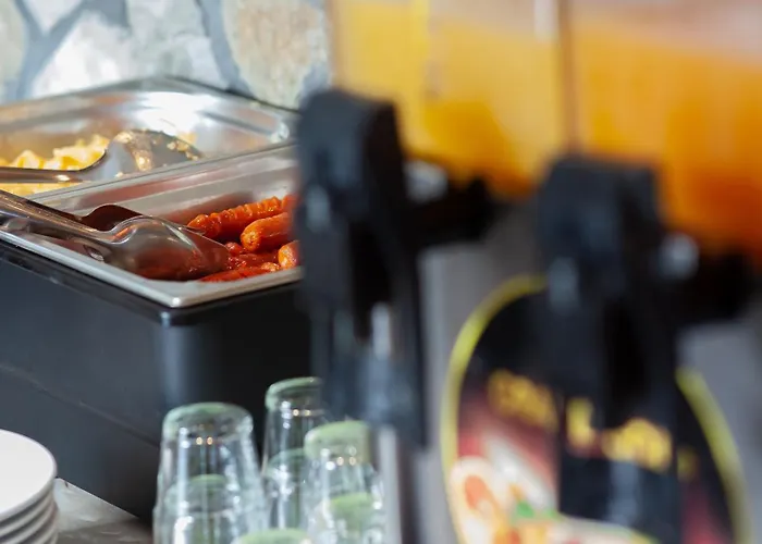 アパートホテル Platan Garden & - Volt Platan 2*