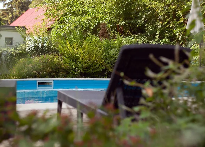 Platan Garden & - Volt Platan Aparthotel 2*