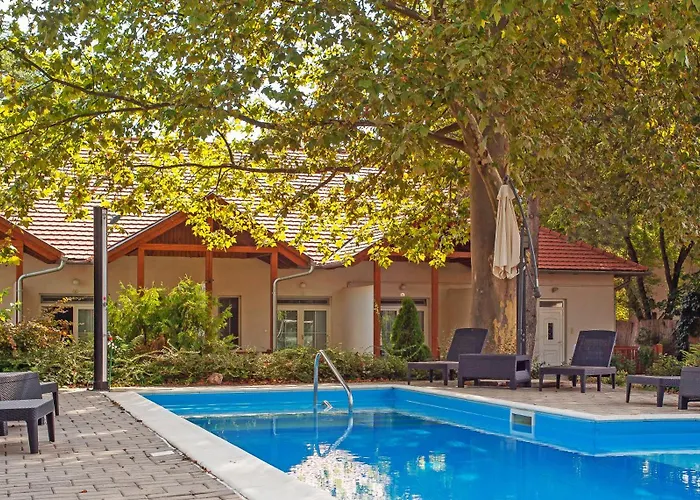 Platan Garden & - Volt Platan Aparthotel