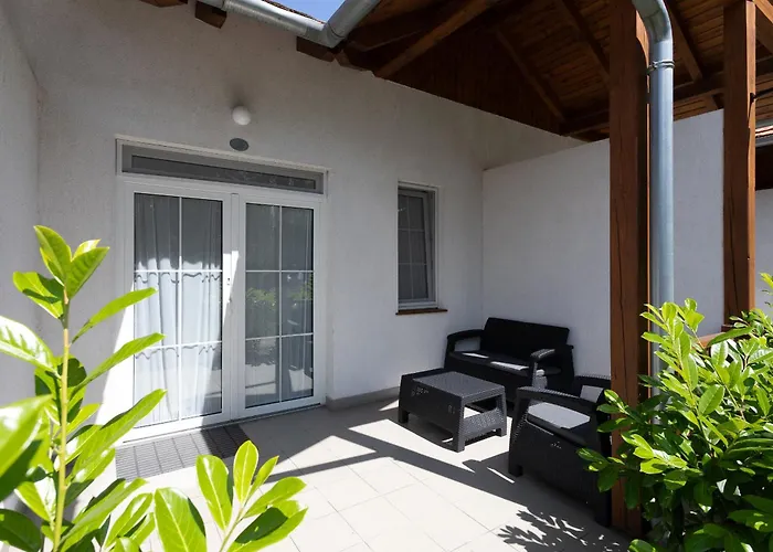 Platan Garden & - Volt Platan 2*