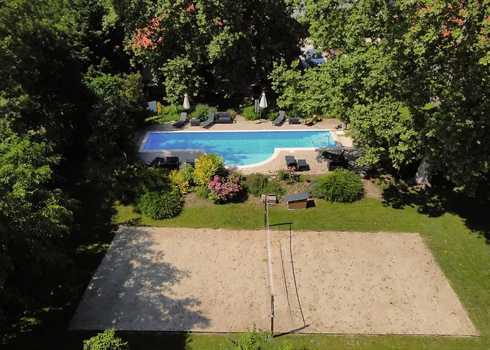 Platan Garden & - Volt Platan Aparthotel 2*