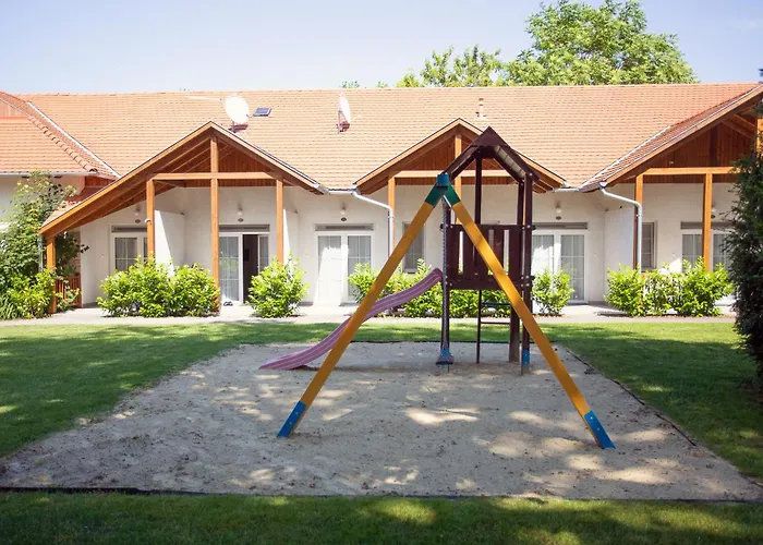 Platan Garden & - Volt Platan