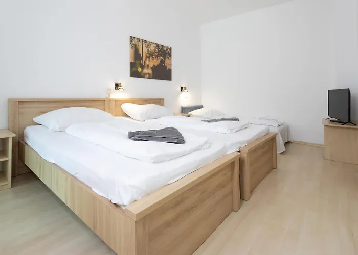 Platan Garden & - Volt Platan Aparthotel