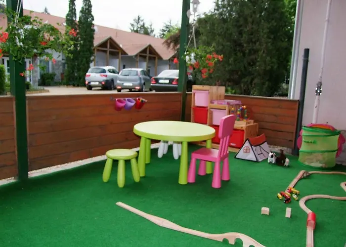 Lägenhetshotell Platan Garden & - Volt Platan