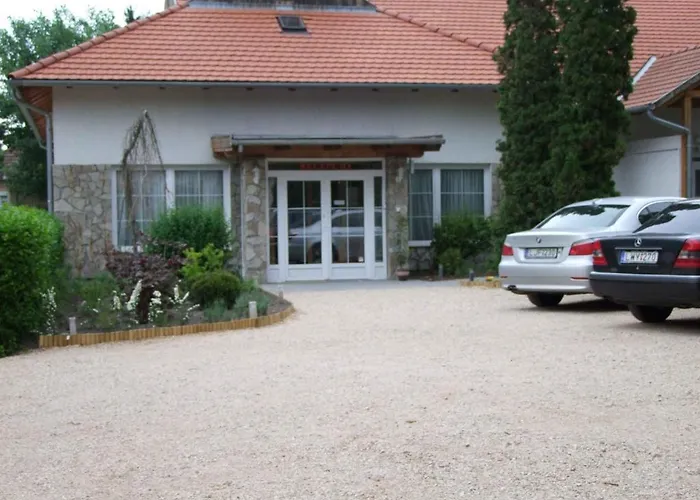 Platan Garden & - Volt Platan Aparthotel Zamárdi