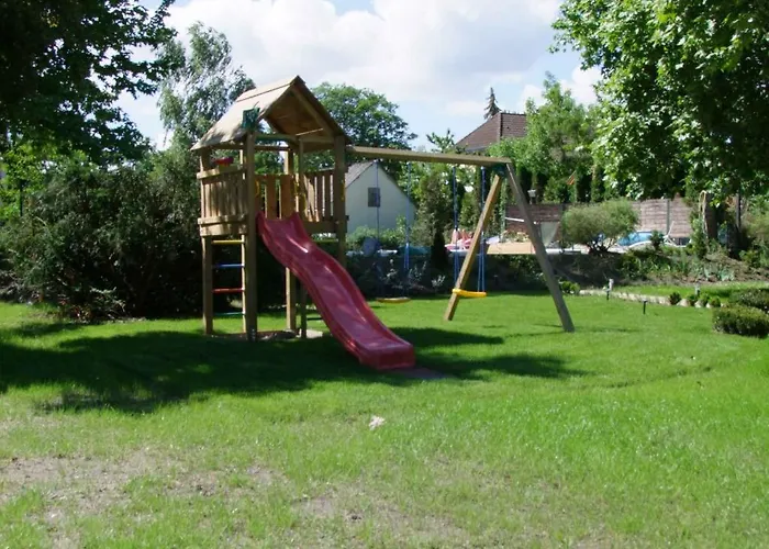 Lägenhetshotell Platan Garden & - Volt Platan 2*