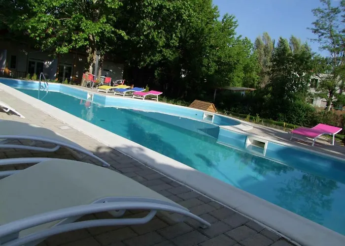 Platan Garden & - Volt Platan 2*