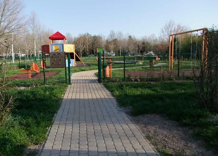 Platan Garden & - Volt Platan 2*